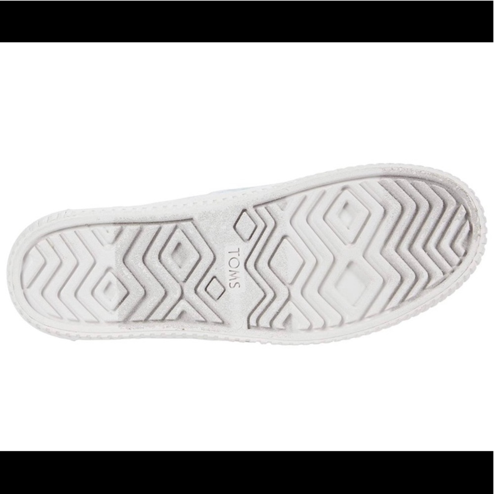 Toms Slip-on Shoes - Picture 6 of 15
